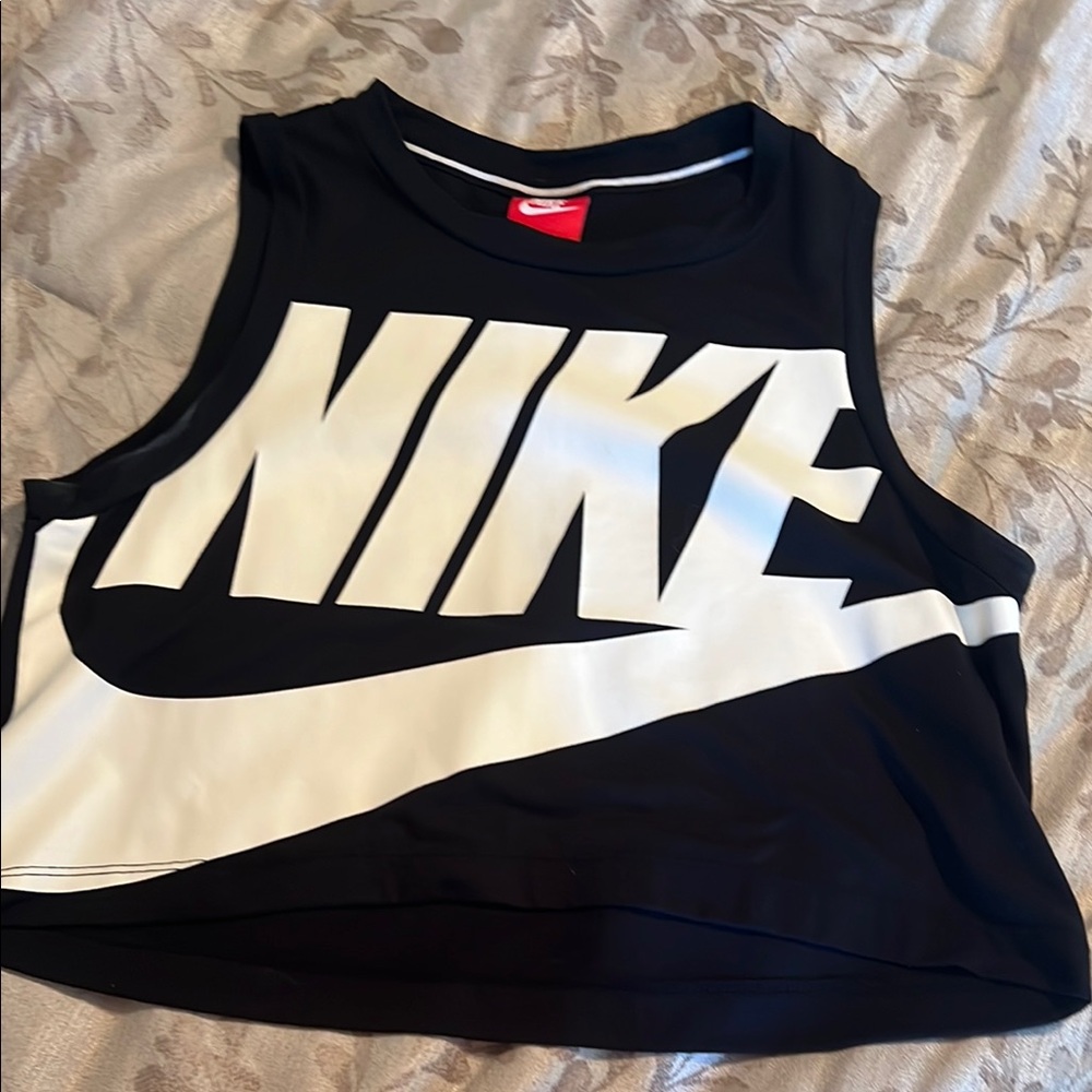 Nike Women's crop